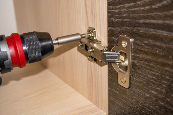 Cabinet Hinge Replacement in Missouri City